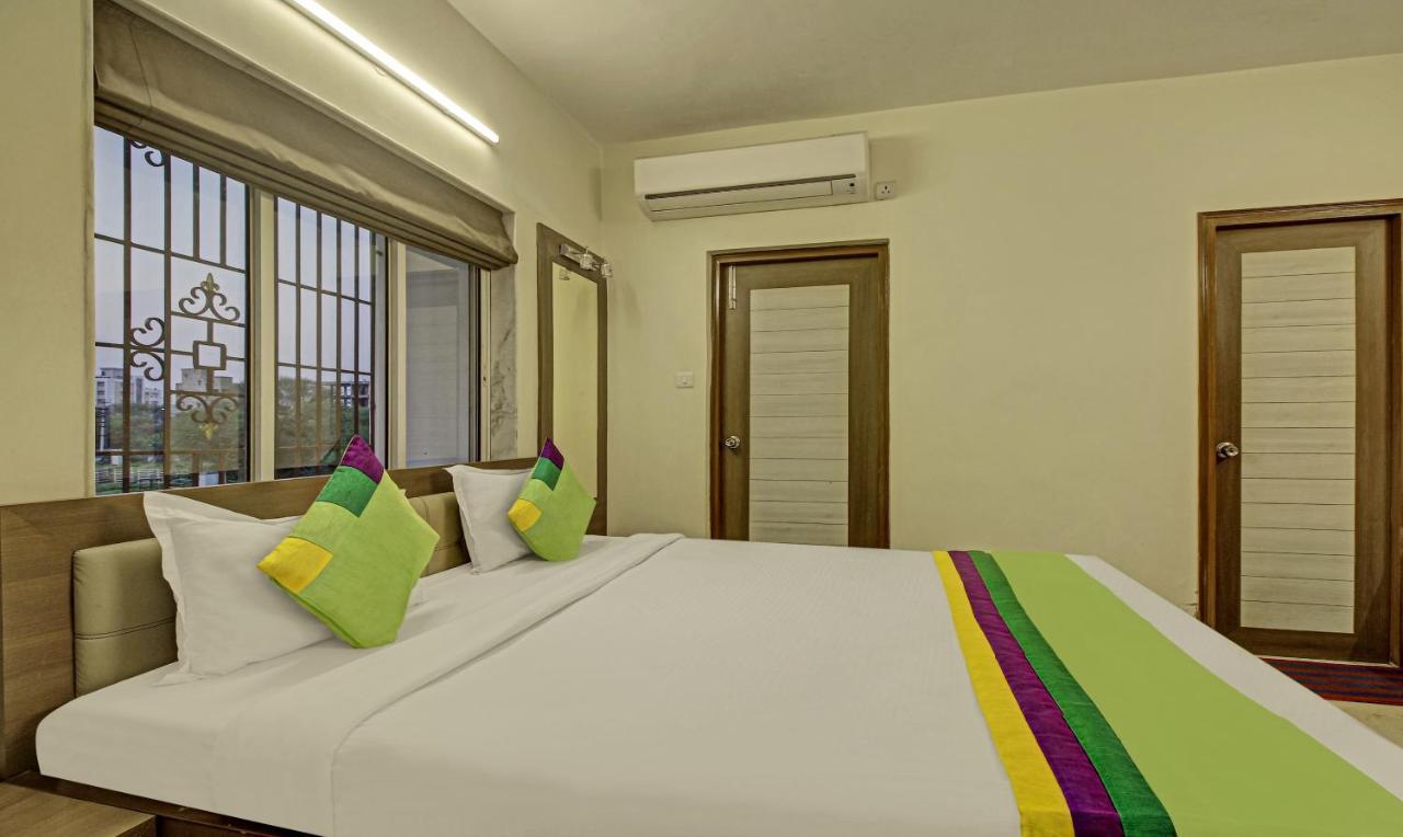 Treebo Sreemaa Newtown Hotell Panchuria Exteriör bild