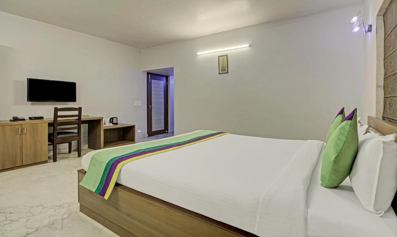 Treebo Sreemaa Newtown Hotell Panchuria Exteriör bild